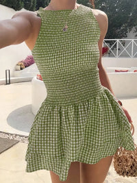 GREEN